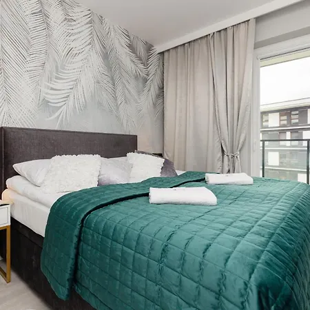 Turquoise Apartment Near The Royal Lazienki Warsaw By Noclegi Renters Exterior photo