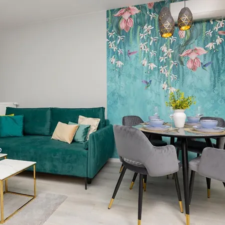 Turquoise Apartment Near The Royal Lazienki Warsaw By Noclegi Renters Exterior photo