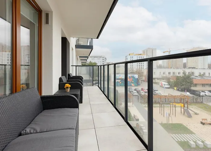 Turquoise Apartment Near The Royal Lazienki Warsaw By Noclegi Renters