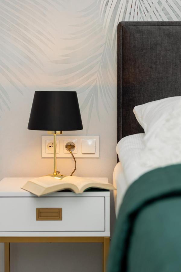 Turquoise Near The Royal Lazienki By Renters Apartment Warsaw